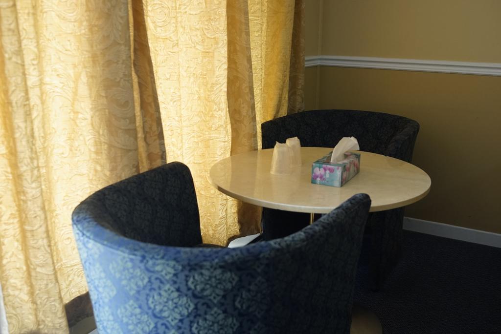Motel Montreal Notre-Dame-de-l'Ile-Perrot Екстер'єр фото