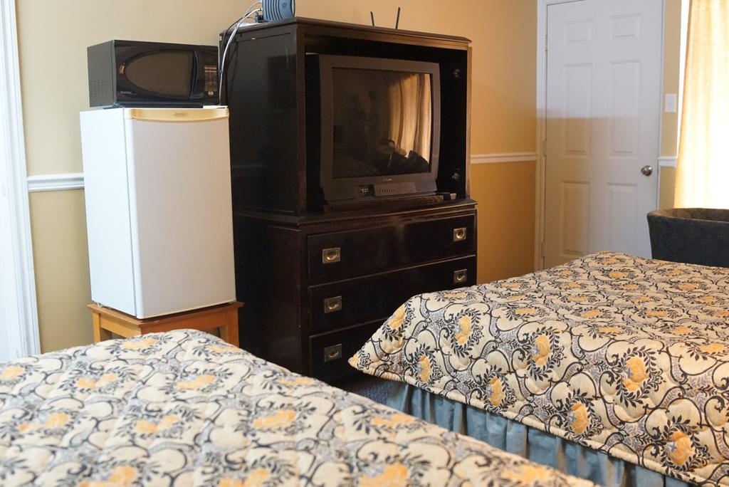 Motel Montreal Notre-Dame-de-l'Ile-Perrot Екстер'єр фото