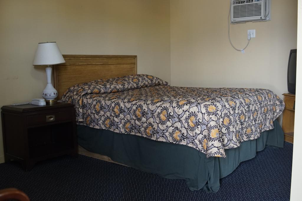 Motel Montreal Notre-Dame-de-l'Ile-Perrot Екстер'єр фото