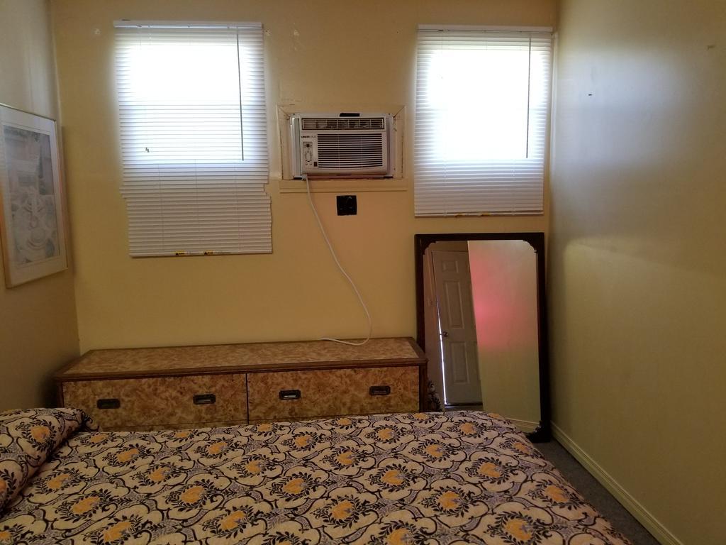 Motel Montreal Notre-Dame-de-l'Ile-Perrot Екстер'єр фото