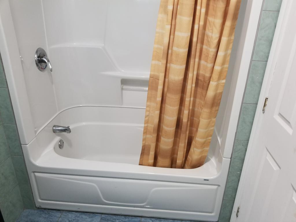 Motel Montreal Notre-Dame-de-l'Ile-Perrot Екстер'єр фото