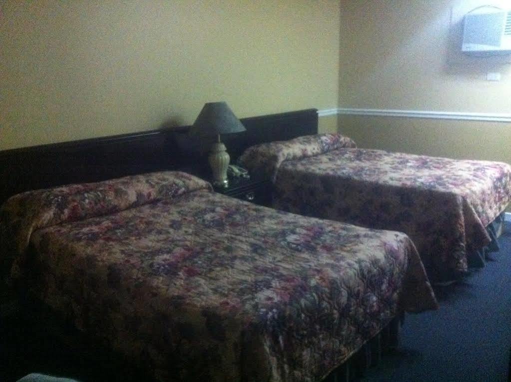 Motel Montreal Notre-Dame-de-l'Ile-Perrot Екстер'єр фото