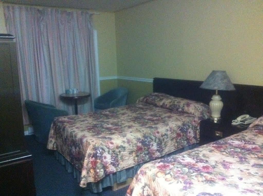 Motel Montreal Notre-Dame-de-l'Ile-Perrot Екстер'єр фото